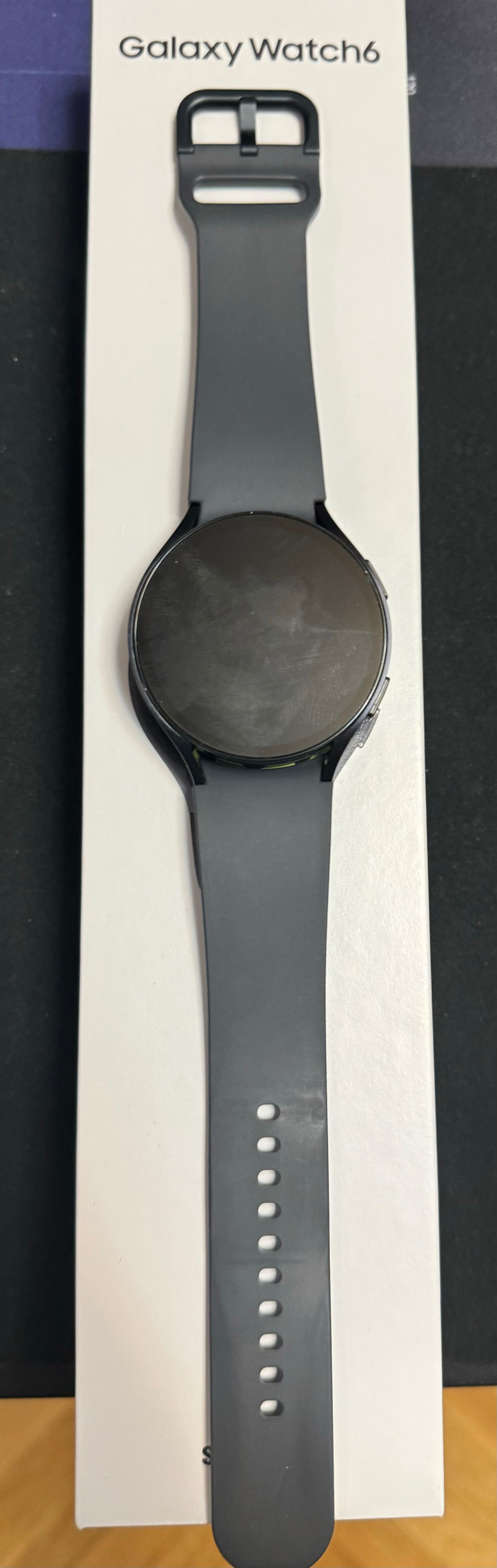 Samsung Galaxy Watch6 gri, 44mm, BT + incarcator wireless dual