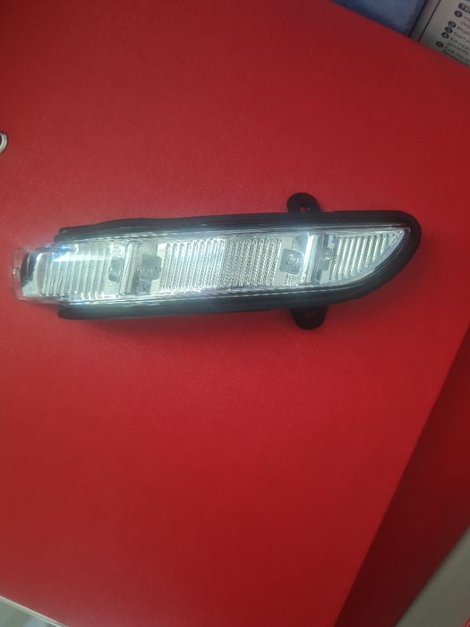 Semnalizare oglinda Mercedes-Benz