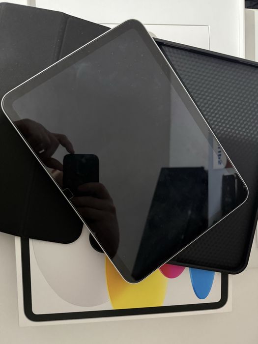 Продавам ipad 11 a16 и слушалки airpods 4