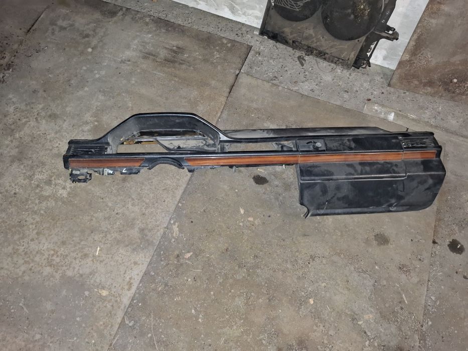 Продаю запчасти 124 мерседес.  Авторазбор мерседес