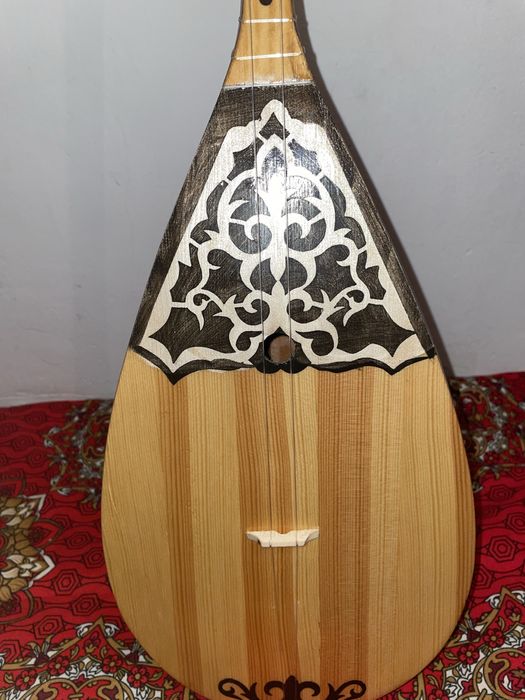 Продам Домбыра с чехлом