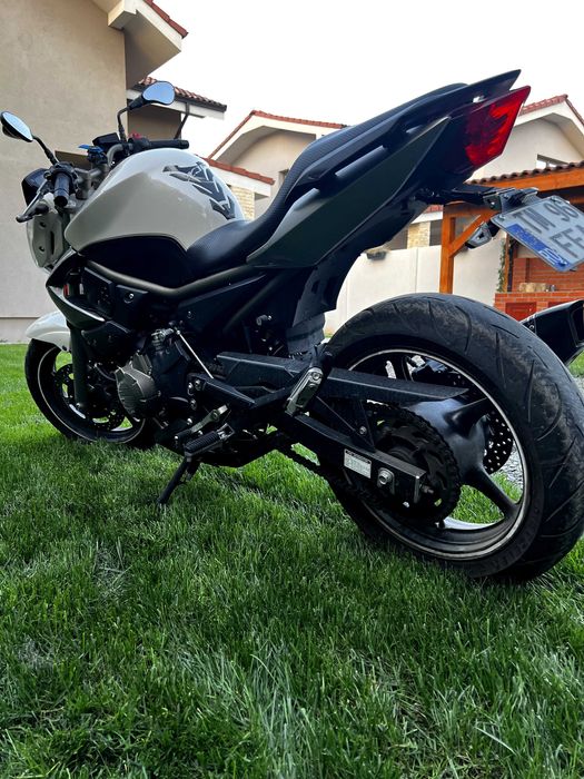 Yamaha XJ6 2011 • 600 cc injectie • 78 CP • 45.000 km • 3 chei