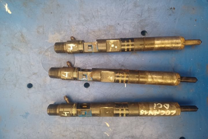 Injector motorina 8200676774 1.5 DCI E4 Dacia Logan 1 [facelift] [200