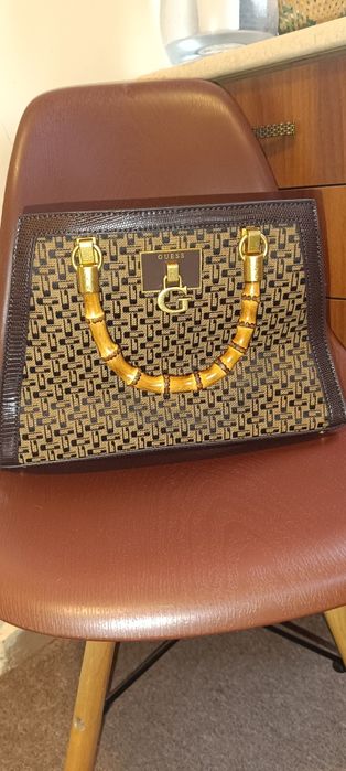 Дамска чанта Guess