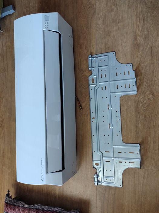 Климатик Fuji Electric ROG12LLCB – 12 000 BTU