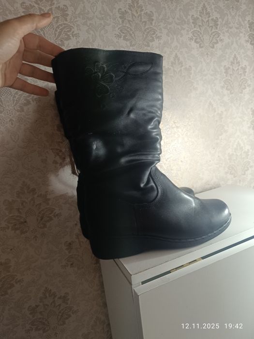 Абсолютно новые сапоги женские 42 размер зимние