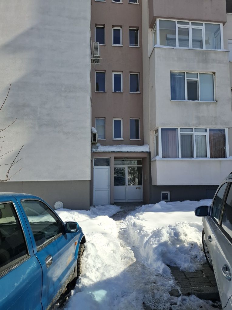 Продаваме гарсониера в гр Смядово 41  кв.м- саниран блок 6 ет.