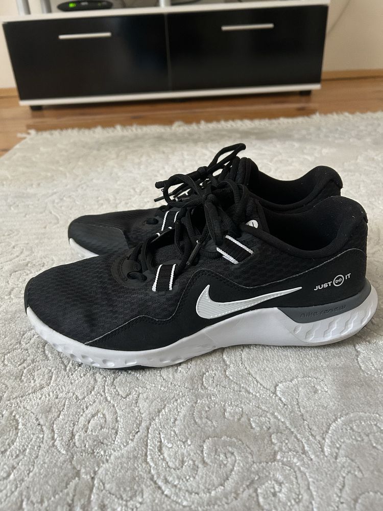 Спортни обувки Nike Renew Retaliation TR 2 Black