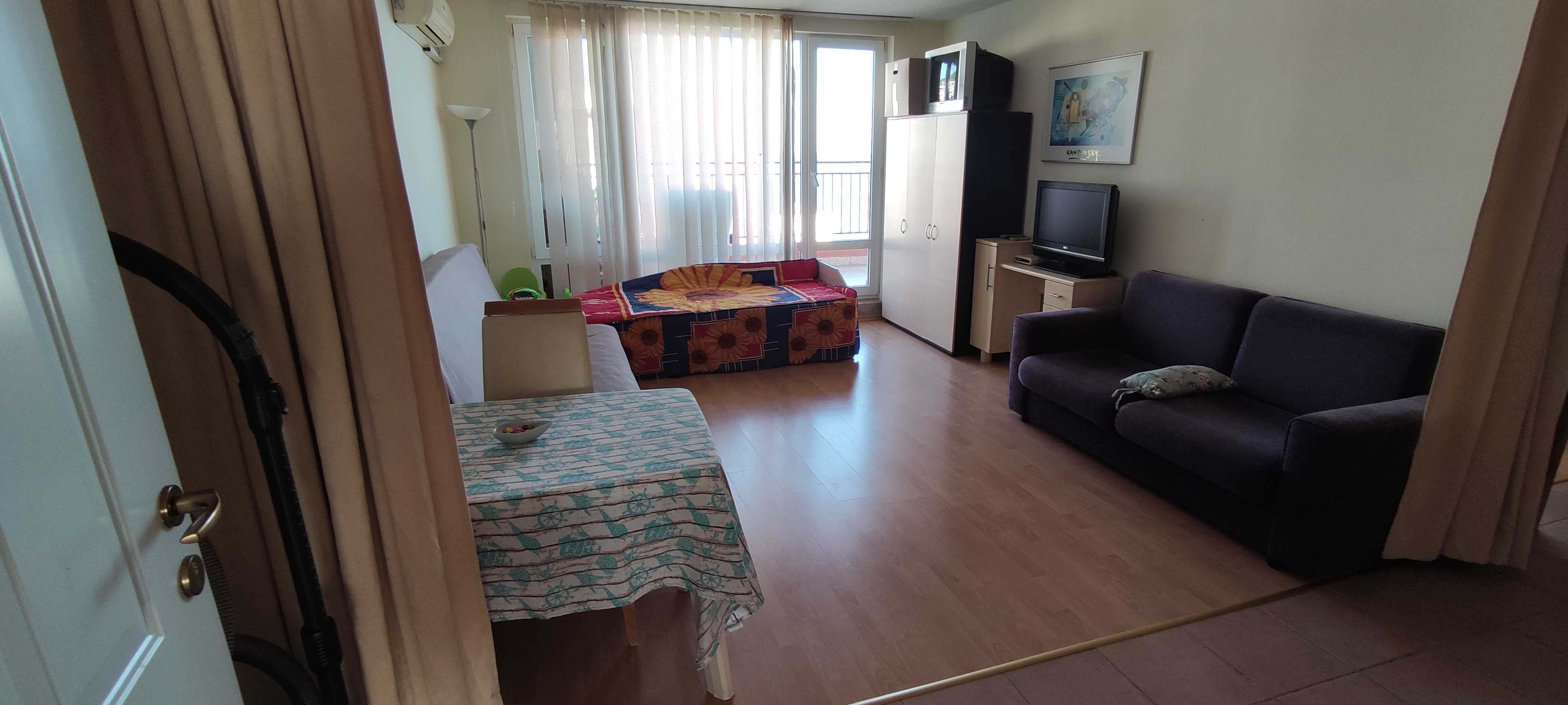 2стаен апартамент 50 евро на ден, 100м2 +тераса 30м2 гледка към морето