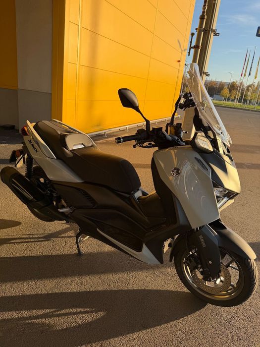 Yamaha XMAX 300 Tech MAX Yamaha XMAX 300 Tech MAX+ 2025 Ceramic Grey