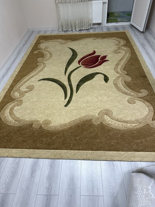 Ковер и пылесос сатылады