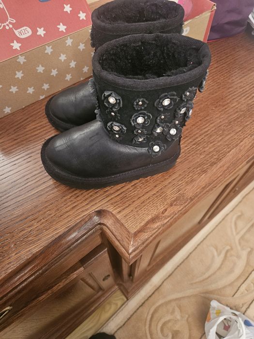 Cizme iarna fete fetite UGG originale piele naturala  imblanite 26