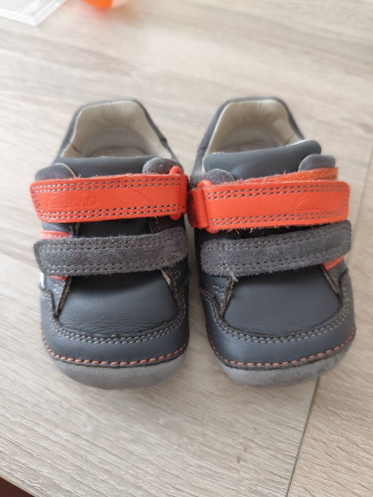 Обувки за бебе Clarks
