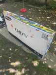 Vând Smart TV Samsung Ultra HD, display spart