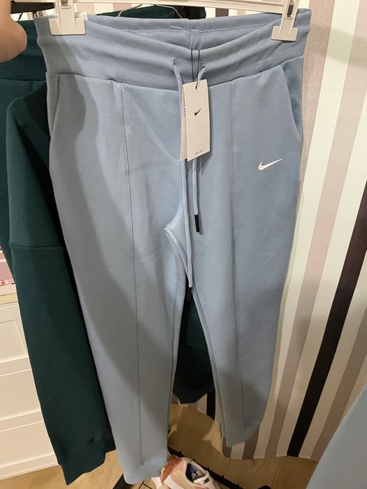 Дамски комплекти