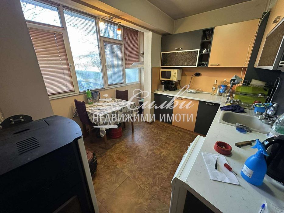 Двустаен апартамент - кв.Тракия