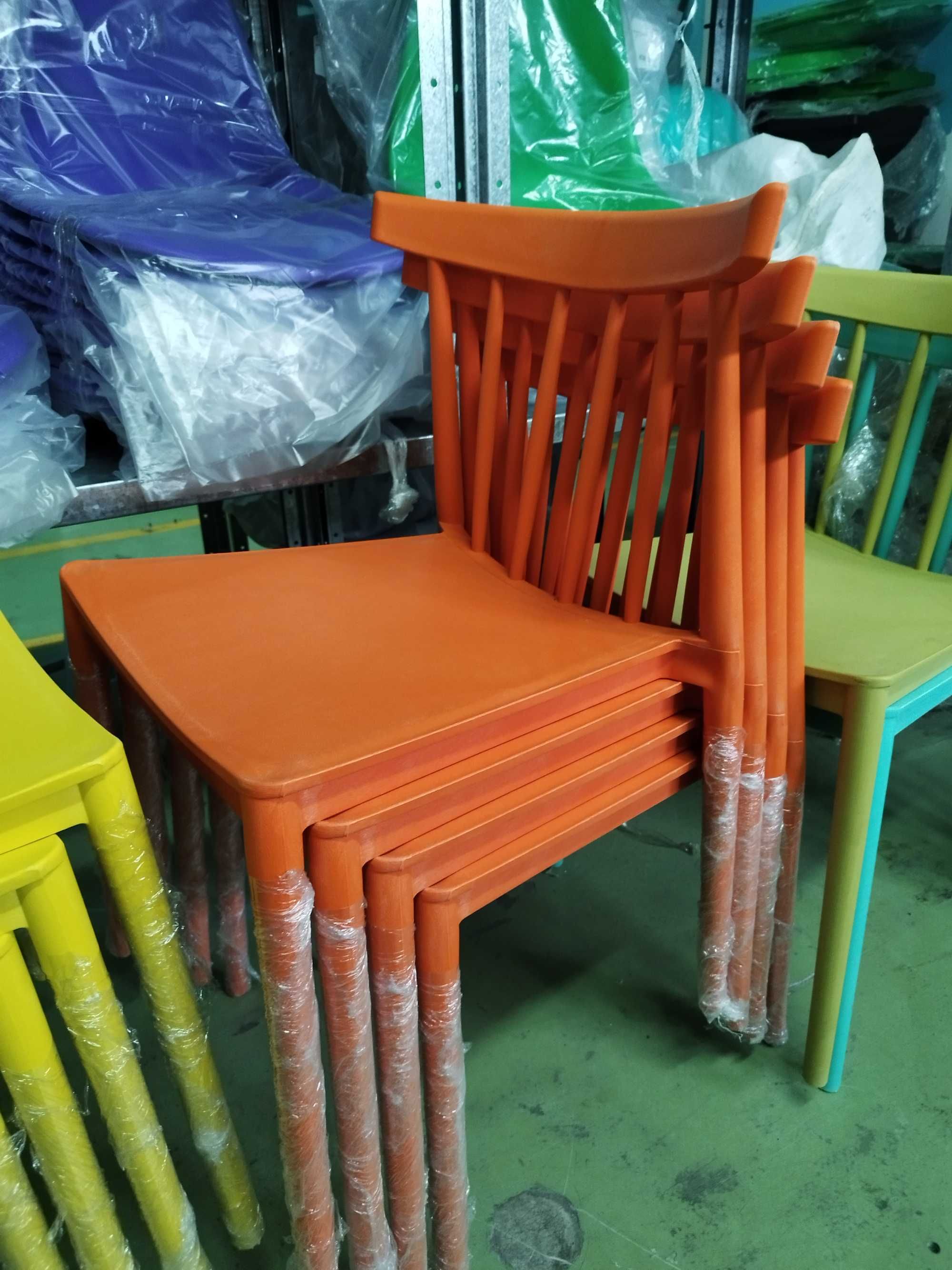 Пластиковые стулья из экопластика для школ детских центров кафе