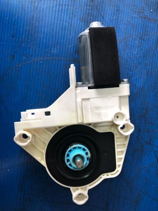 motoras macara  geam dreapta fata audi a4 b8