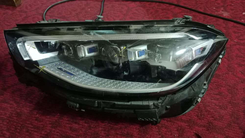 223 мерс левая фара