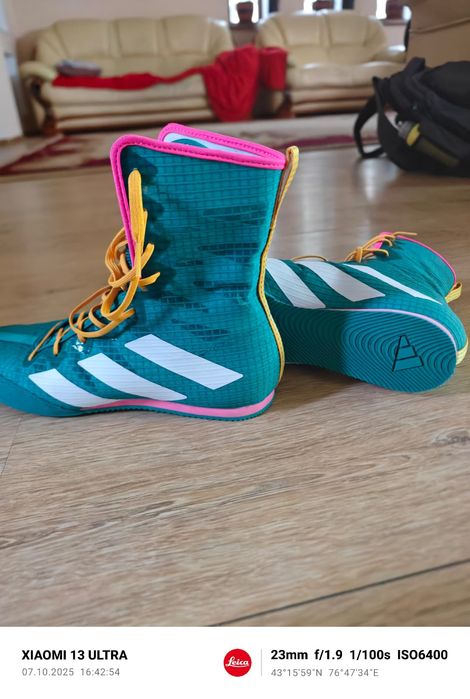 СРОЧНО продам Adidas box hog 4