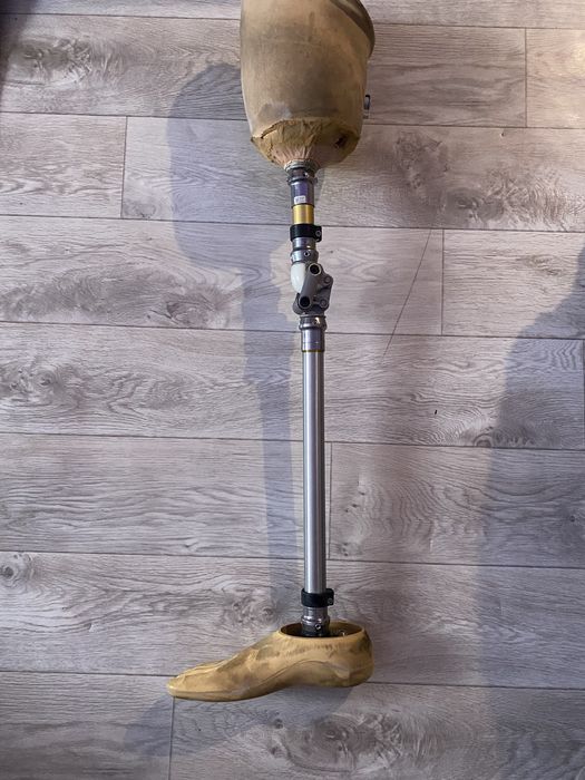 Продам протез  торг