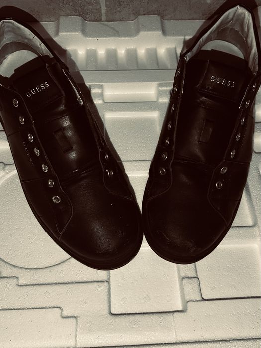Кожени обувки Guess