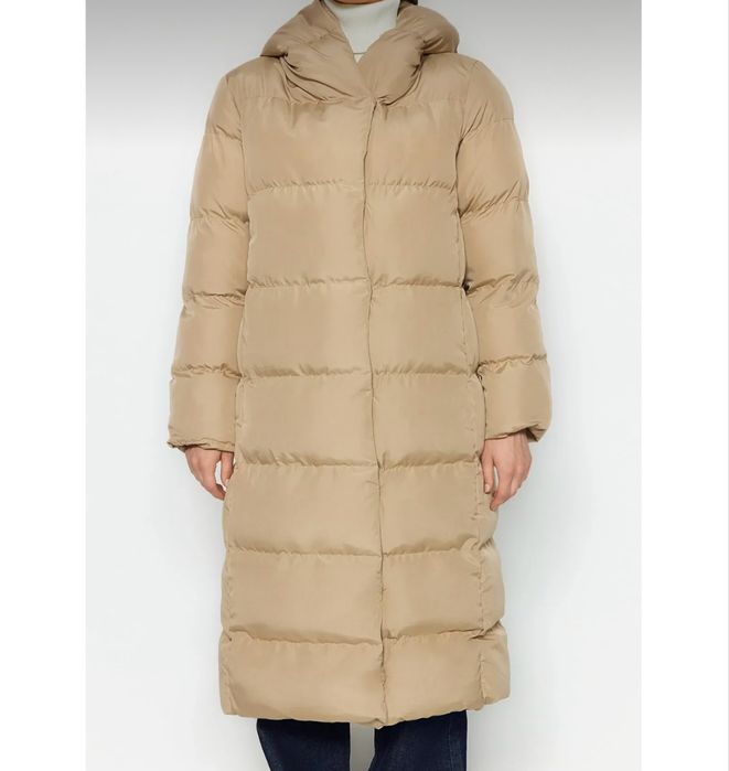 ТОП Зимно, дълго яке в бежов цвят