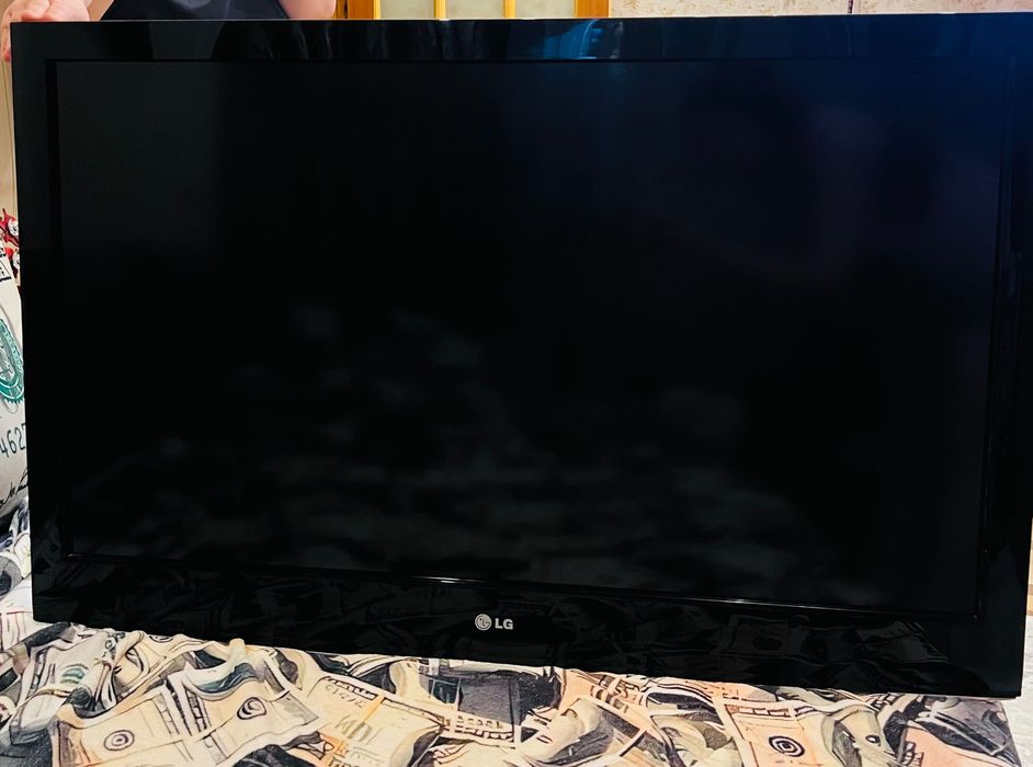 Продается телевизор LG диагональ 109