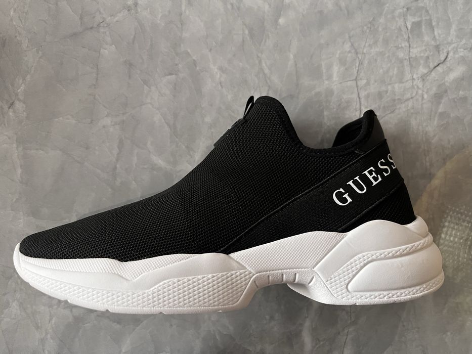 Нови маратонки Guess