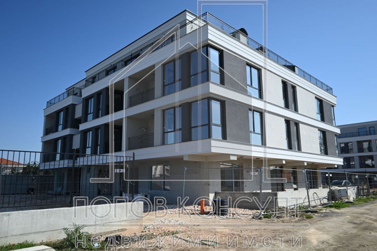 Продава се Двустаен апартамент в Пловдив, Беломорски - 99 кв.м за 1313 €/кв.м - Снимка #8