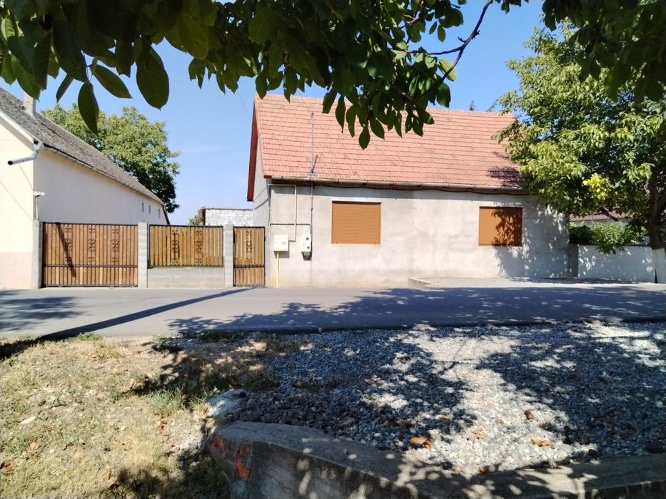 Casa de vânzare ...