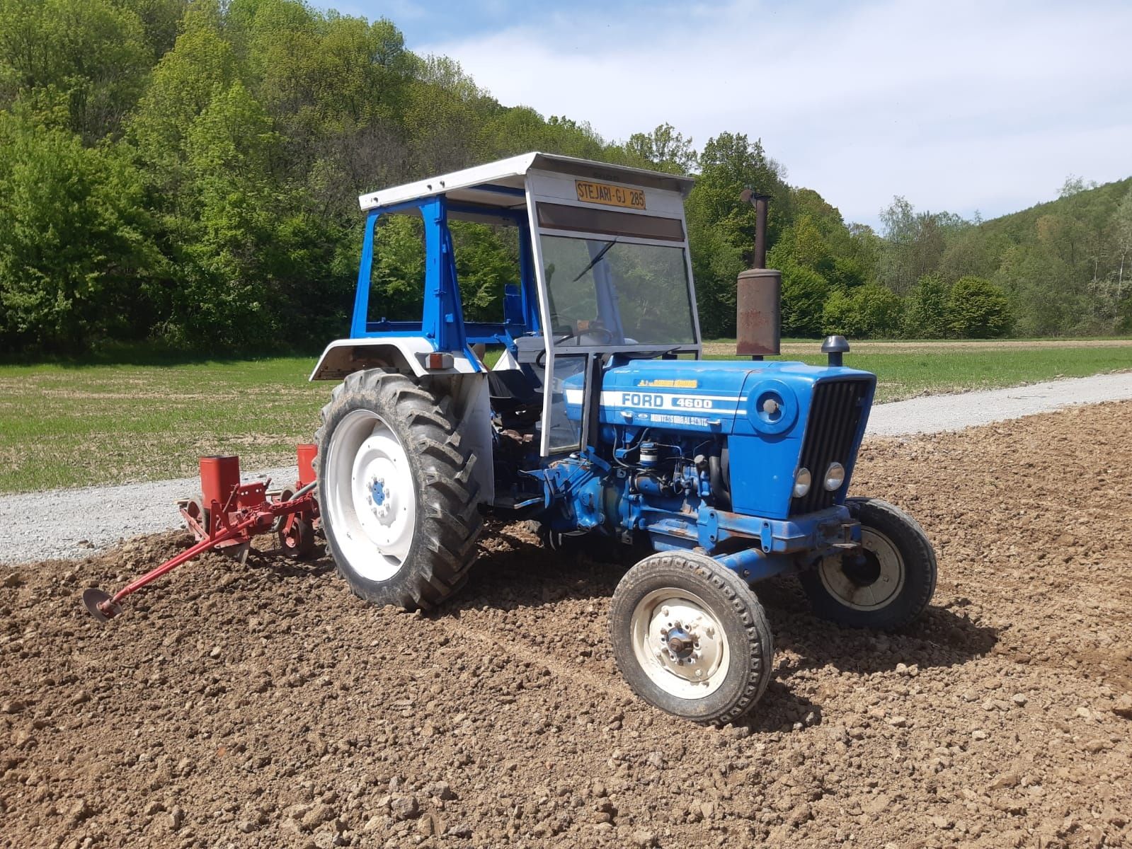 Vând tractor Ford 4600