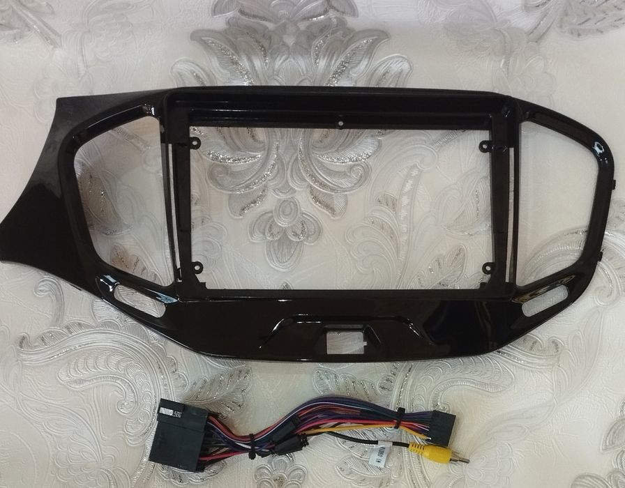 Рамка для Lada Vesta, Granta  9 дюйм андроид магнитола учун