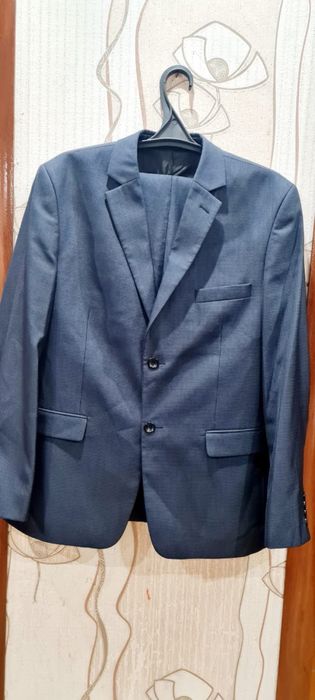 Продам мужской костюм