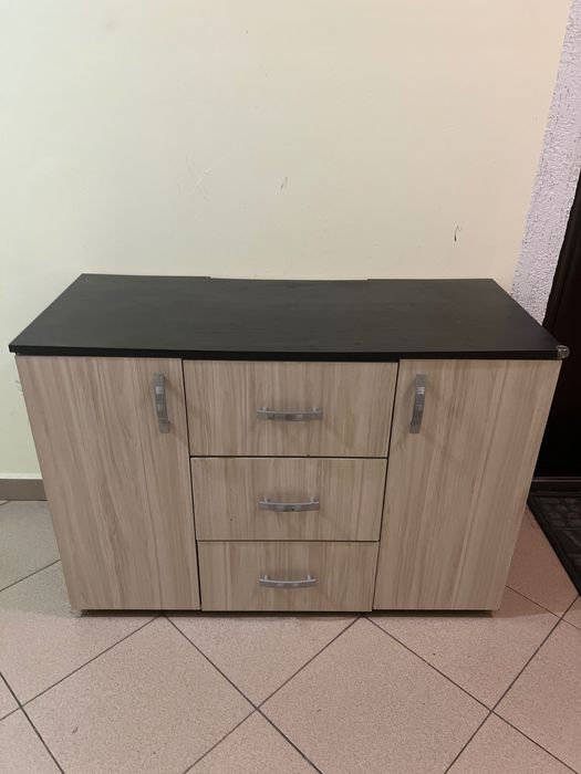 Шкаф с чекмеджета