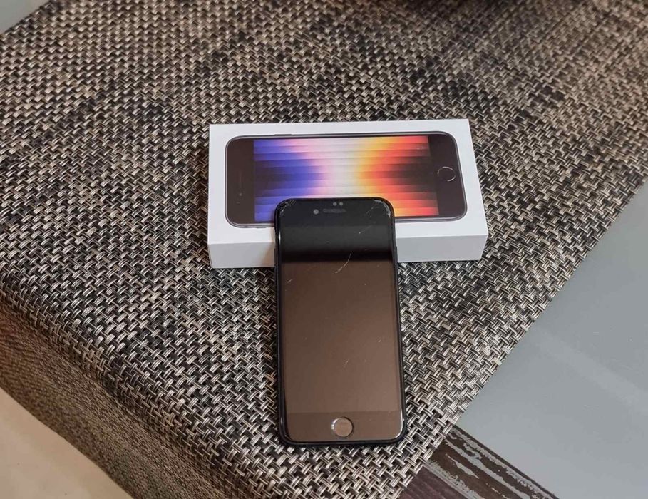 Iphone SE 2022  запазен