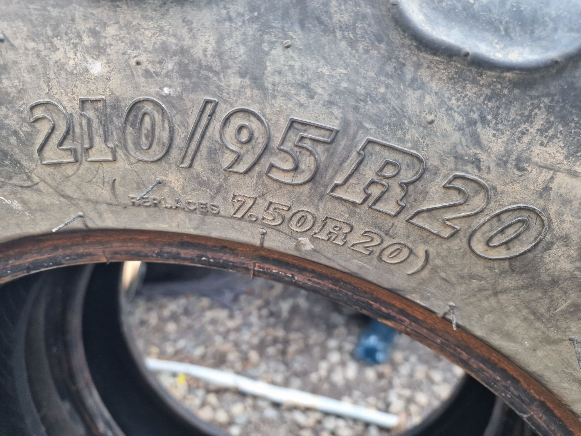 Anvelope agricole 7.50R20 (210/85R20) marca BKT