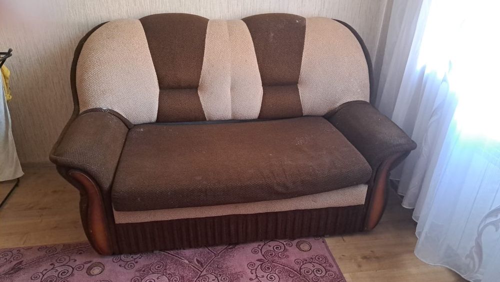 Продам два дивана
