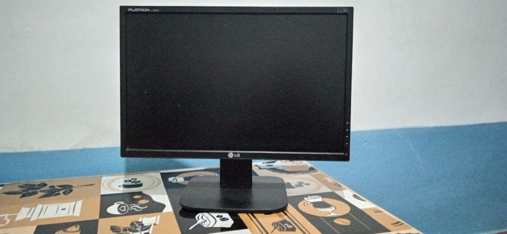 Monitorlar Sotiladi.