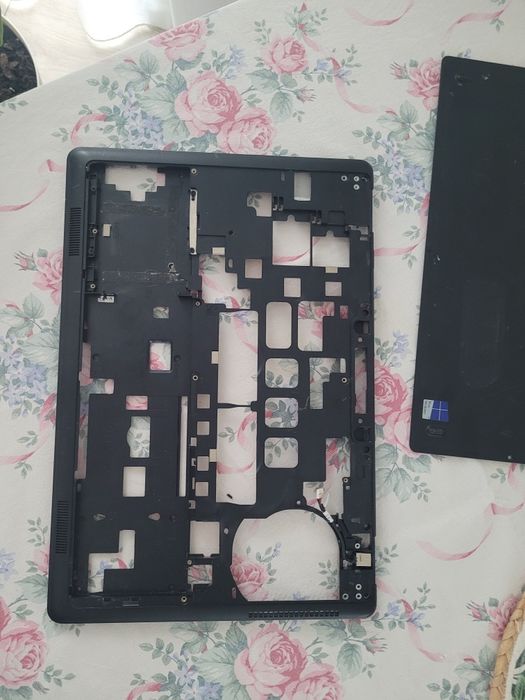 Carcasă capac botomcase Dell E5550