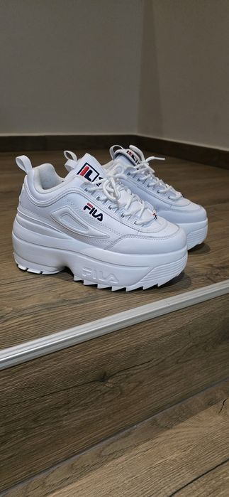 Маратонки FILA .