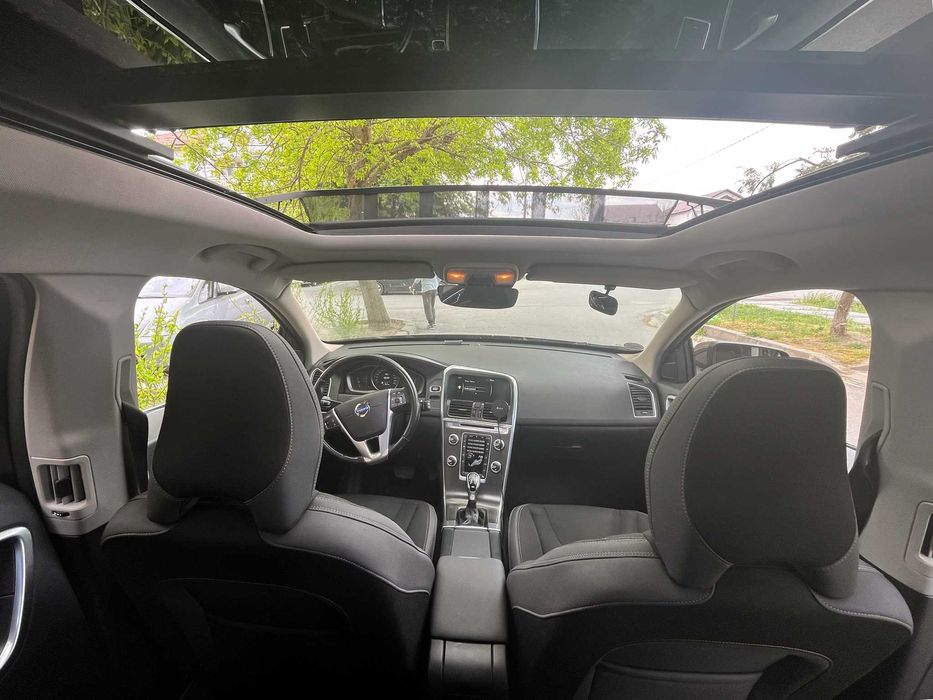 Volvo XC60 2.0 Diesel / 181 CP / Automata 8+1 / Euro 6 / Panorama