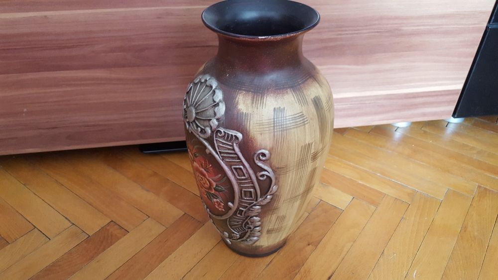 Vaza pictată model deosebit