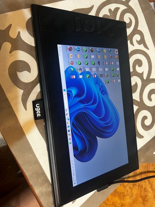 Продается графический планшет Ugee UE12