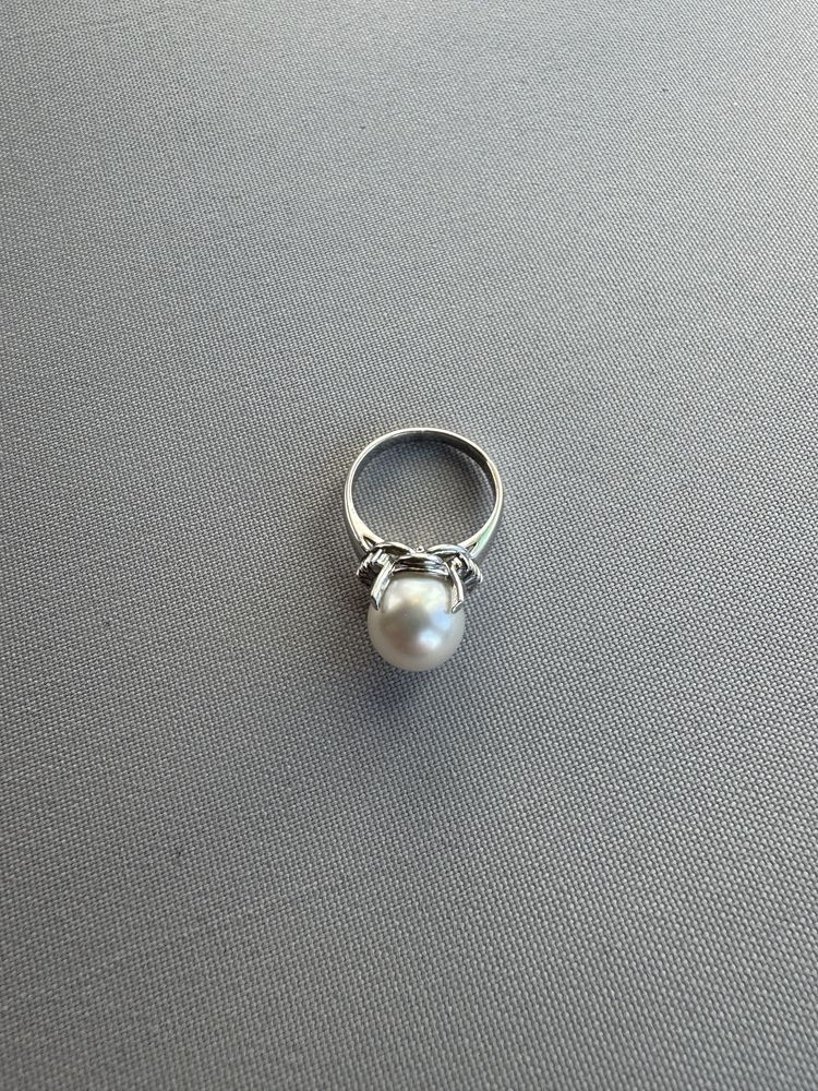Inel din platina, perla si diamante