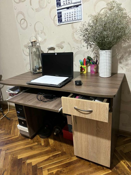 Офис/ученическо бюро