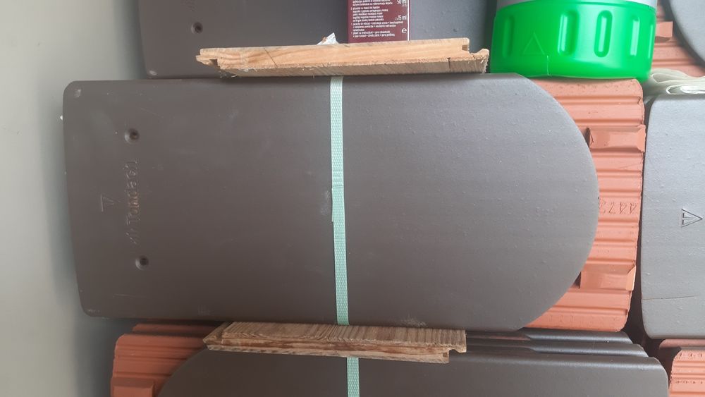 Vând țiglã ceramica tondach solzi maro inchis  nouã