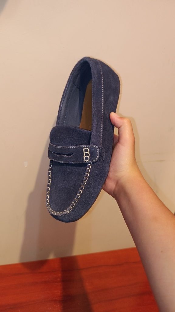 Pantofi albaștri eleganți