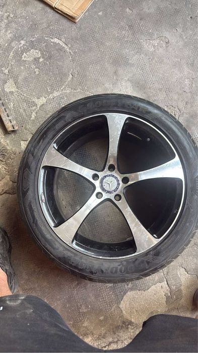 Vand jenti mercedes pe 18