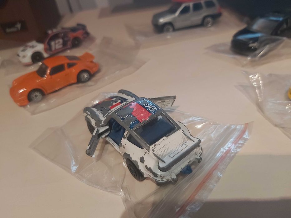 7 masinute colectibile scara 1/64 (se vand doar impreuna)